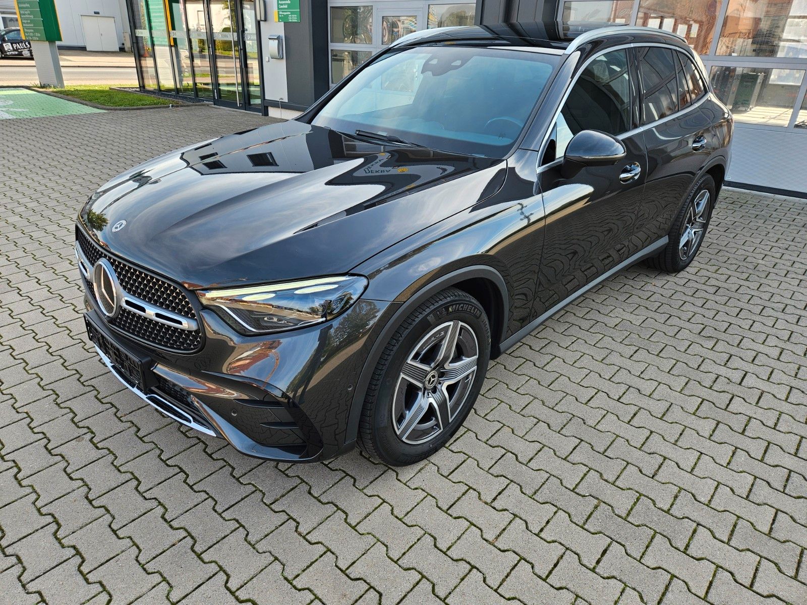 Mercedes-Benz GLC 300 2023 г. Серый, пробег 46900 км