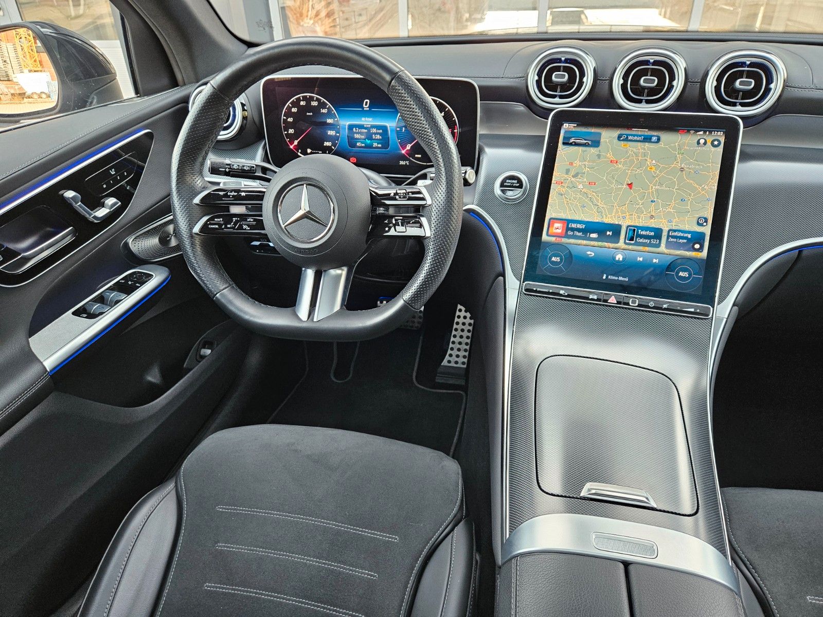 Mercedes-Benz GLC 300 2023 г. Серый, пробег 46900 км