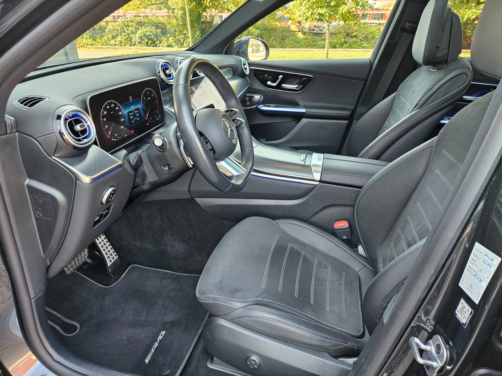 Mercedes-Benz GLC 300 2023 г. Серый, пробег 46900 км