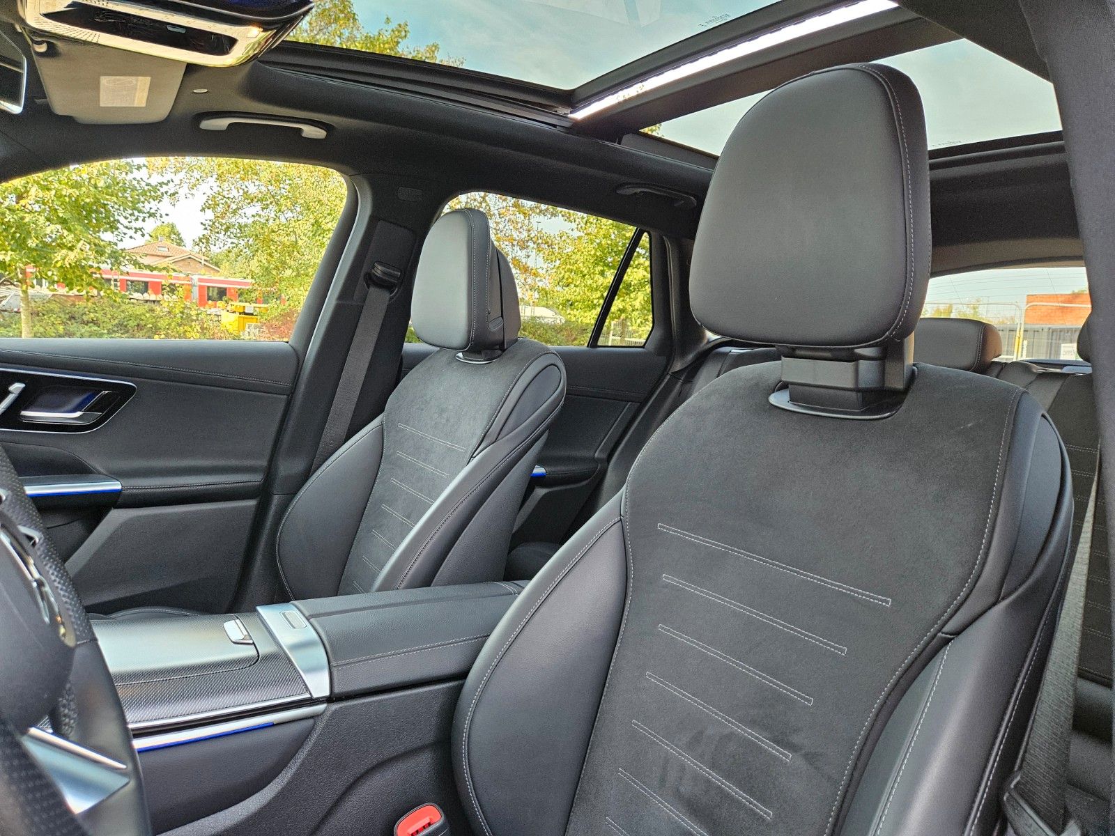 Mercedes-Benz GLC 300 2023 г. Серый, пробег 46900 км