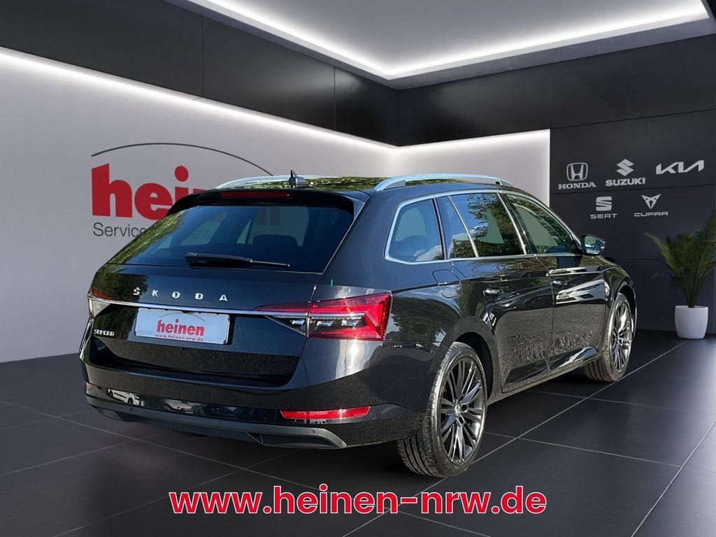 Skoda Superb 2023 г. Чёрный, пробег 47134 км