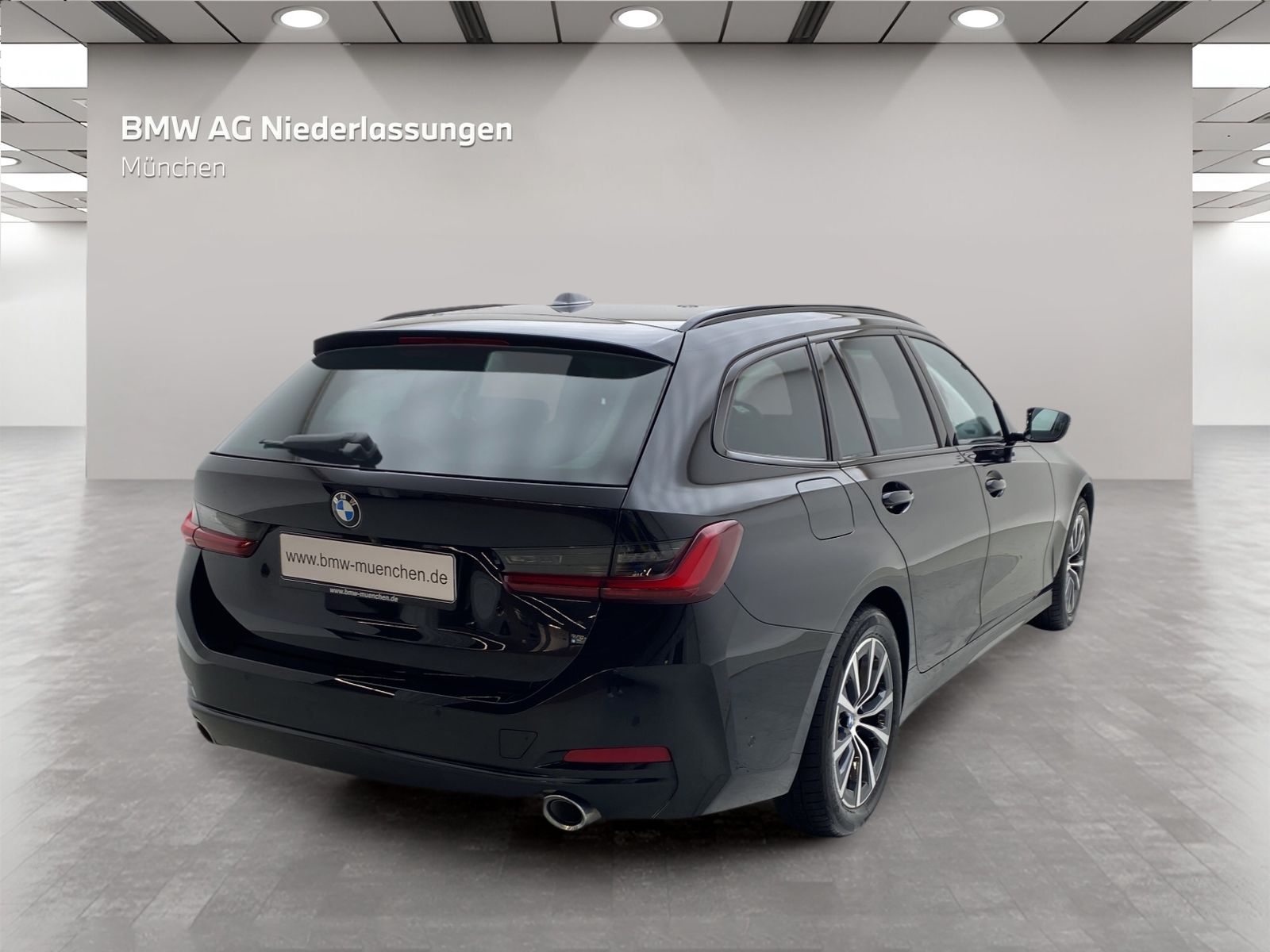 BMW 330 2023 г. Чёрный, пробег 24509 км