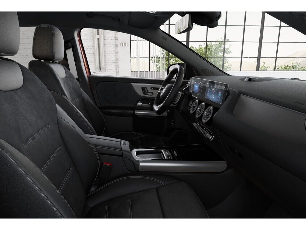 Mercedes-Benz GLA 200 2026 г. Красный, пробег 9999 км