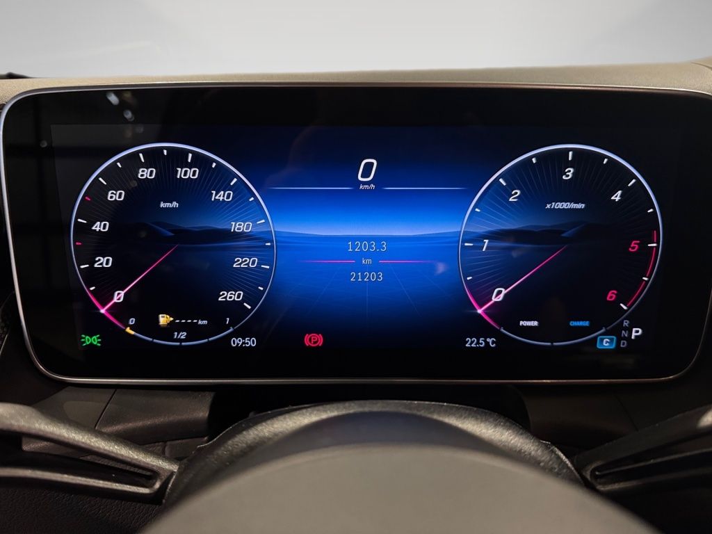 Mercedes-Benz GLC 300 2025 г. Чёрный, пробег 21187 км