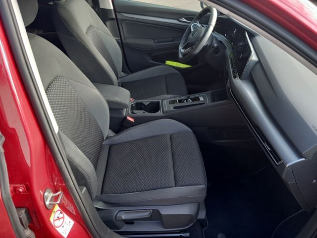 Volkswagen Golf 2022 г. Красный, пробег 40187 км