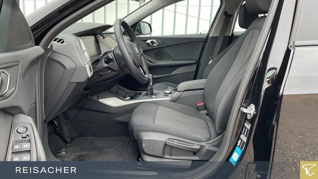BMW 118 2023 г. Чёрный, пробег 51494 км