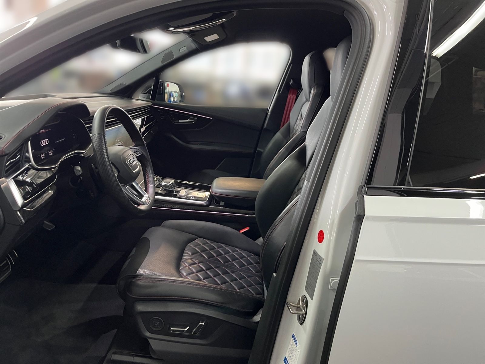 Audi SQ7 2023 г. Белый, пробег 50453 км
