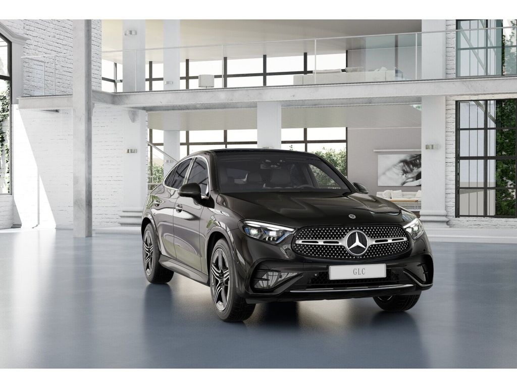 Mercedes-Benz GLC 300 2024 г. Чёрный, пробег 33000 км