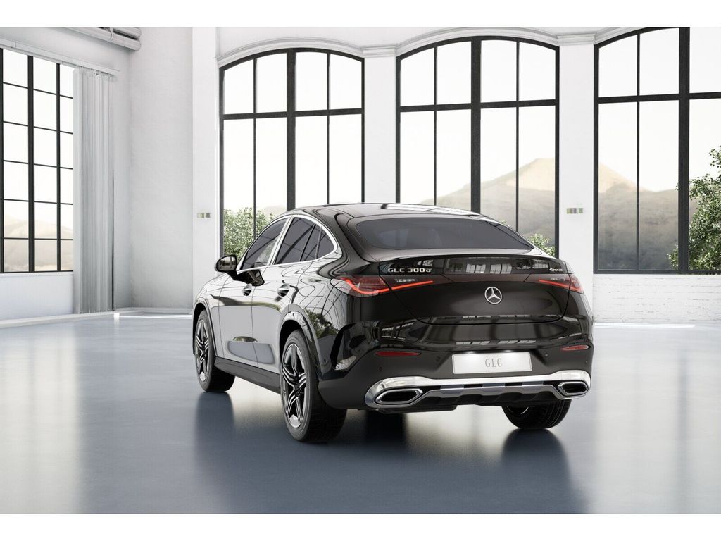 Mercedes-Benz GLC 300 2024 г. Чёрный, пробег 33000 км