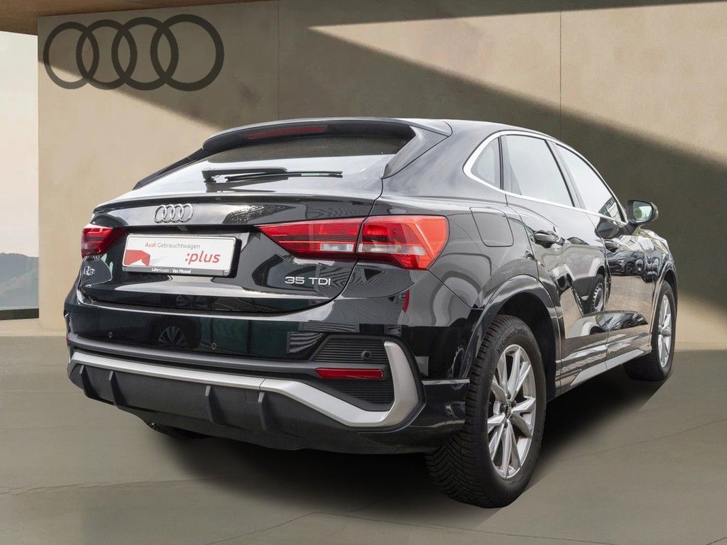 Audi Q3 2023 г. Чёрный, пробег 53800 км
