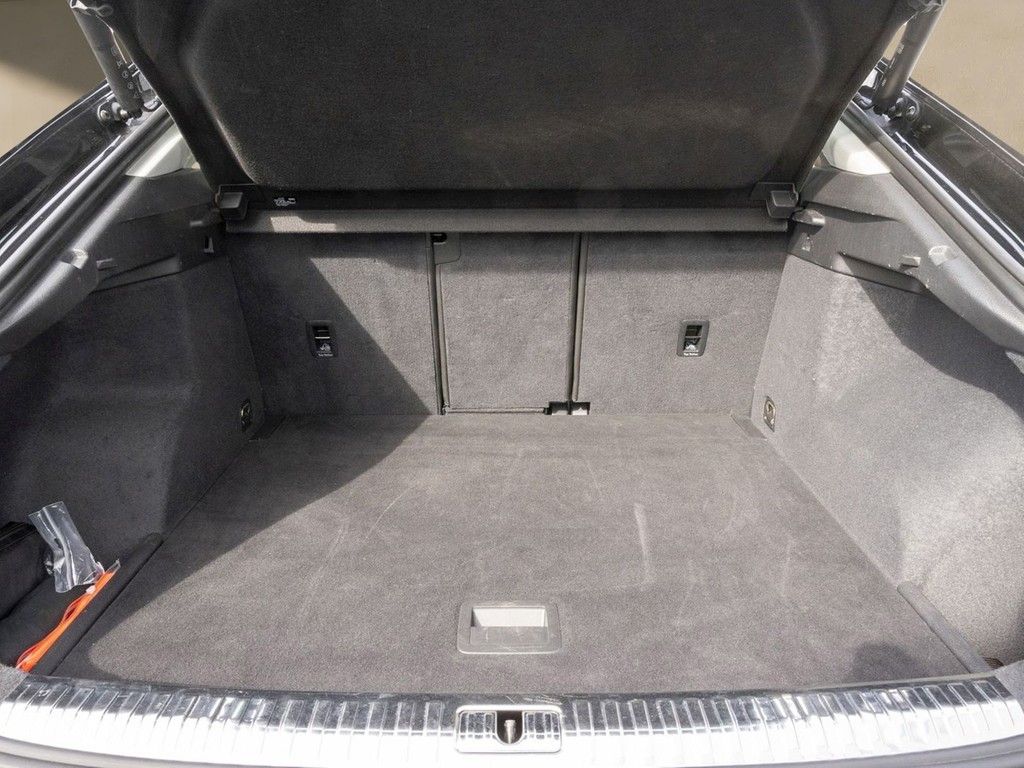 Audi Q3 2023 г. Чёрный, пробег 53800 км