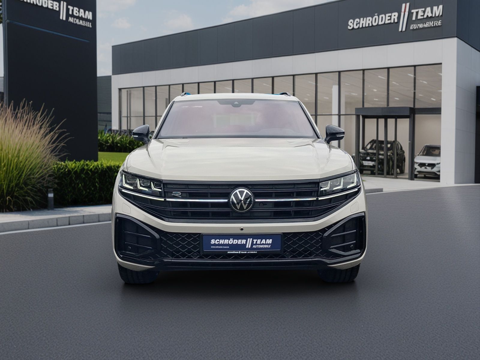 Volkswagen Touareg 2025 г. Бежевый, пробег 13124 км