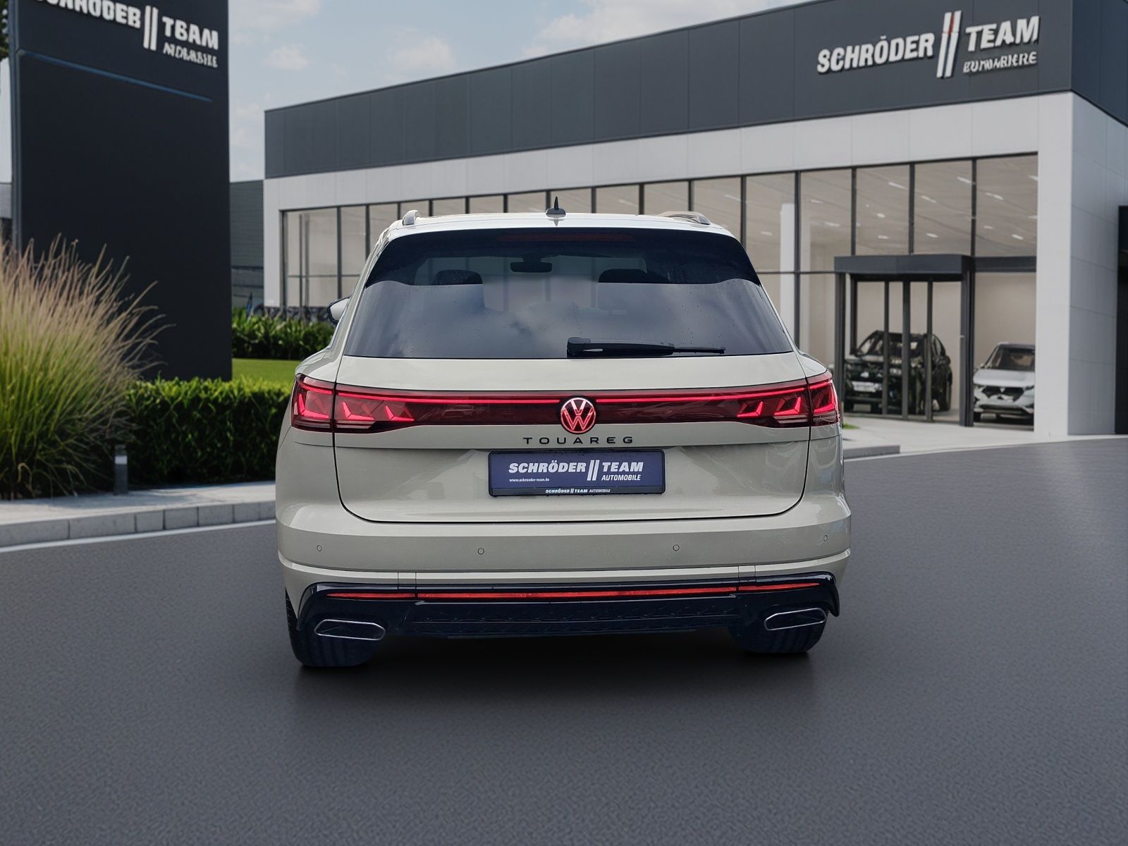 Volkswagen Touareg 2025 г. Бежевый, пробег 13124 км