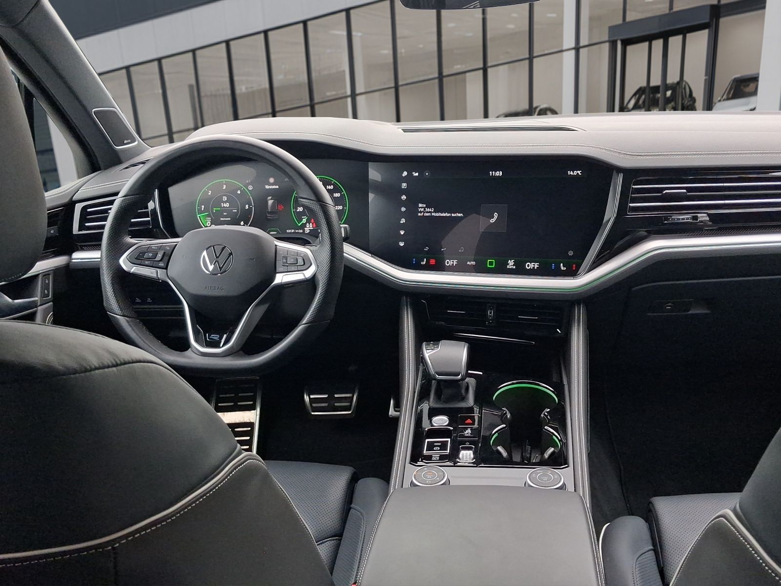 Volkswagen Touareg 2025 г. Бежевый, пробег 13124 км