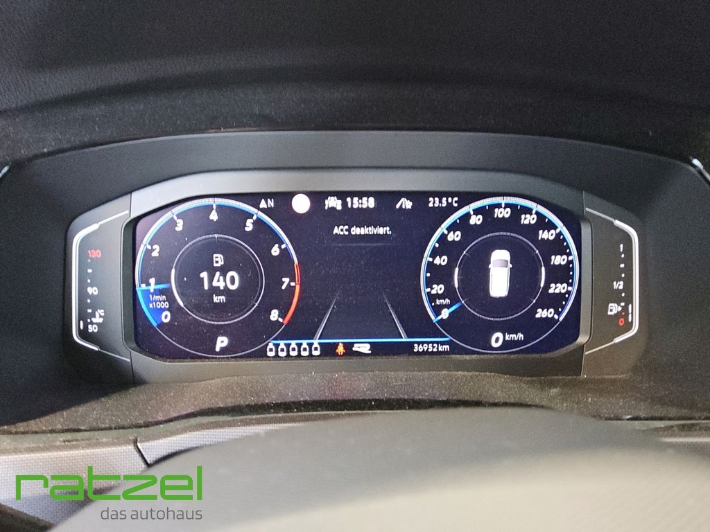 Volkswagen Touran 2023 г. Чёрный, пробег 36952 км