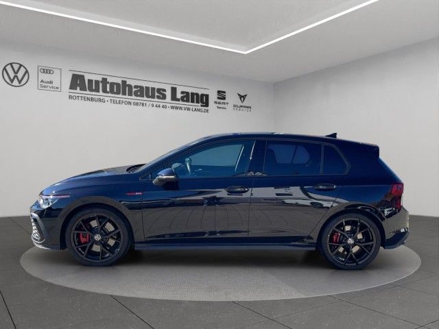 Volkswagen Golf 2023 г. Чёрный, пробег 43978 км