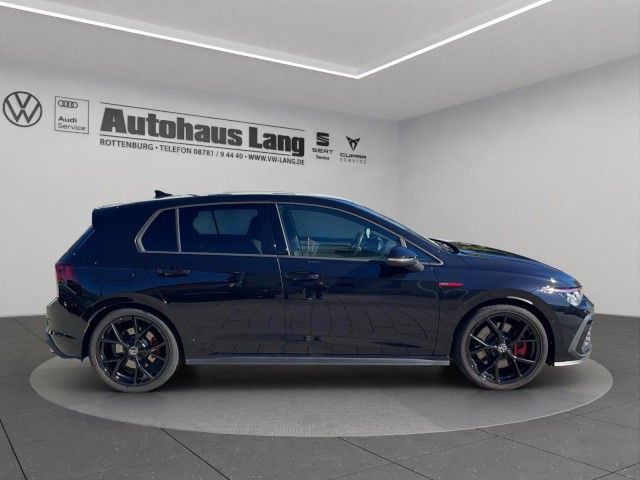 Volkswagen Golf 2023 г. Чёрный, пробег 43978 км