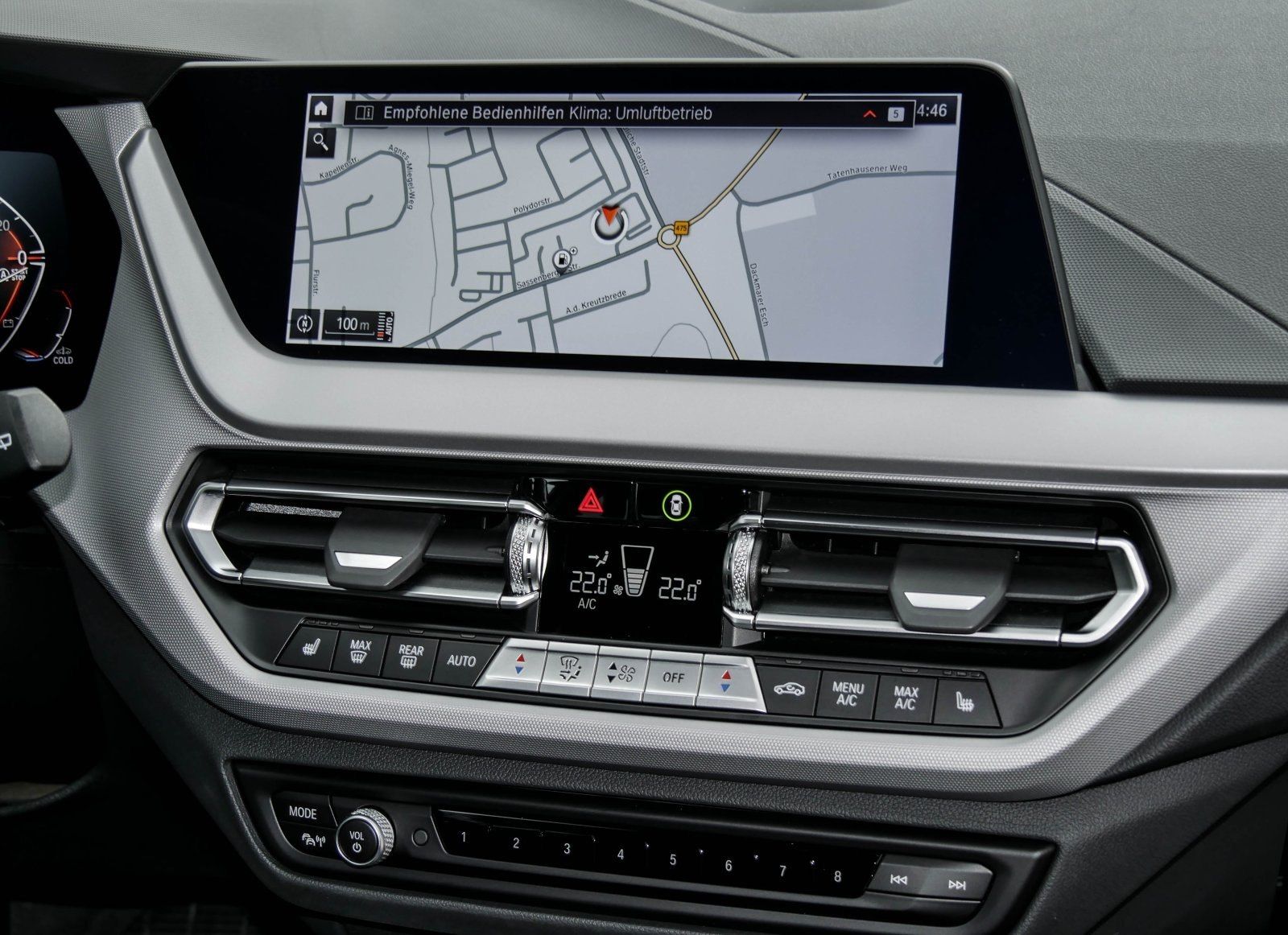 BMW 118 2023 г. Белый, пробег 30948 км