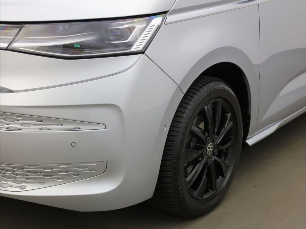 Volkswagen T7 MULTIVAN 2024 г. Серебристый, пробег 58300 км
