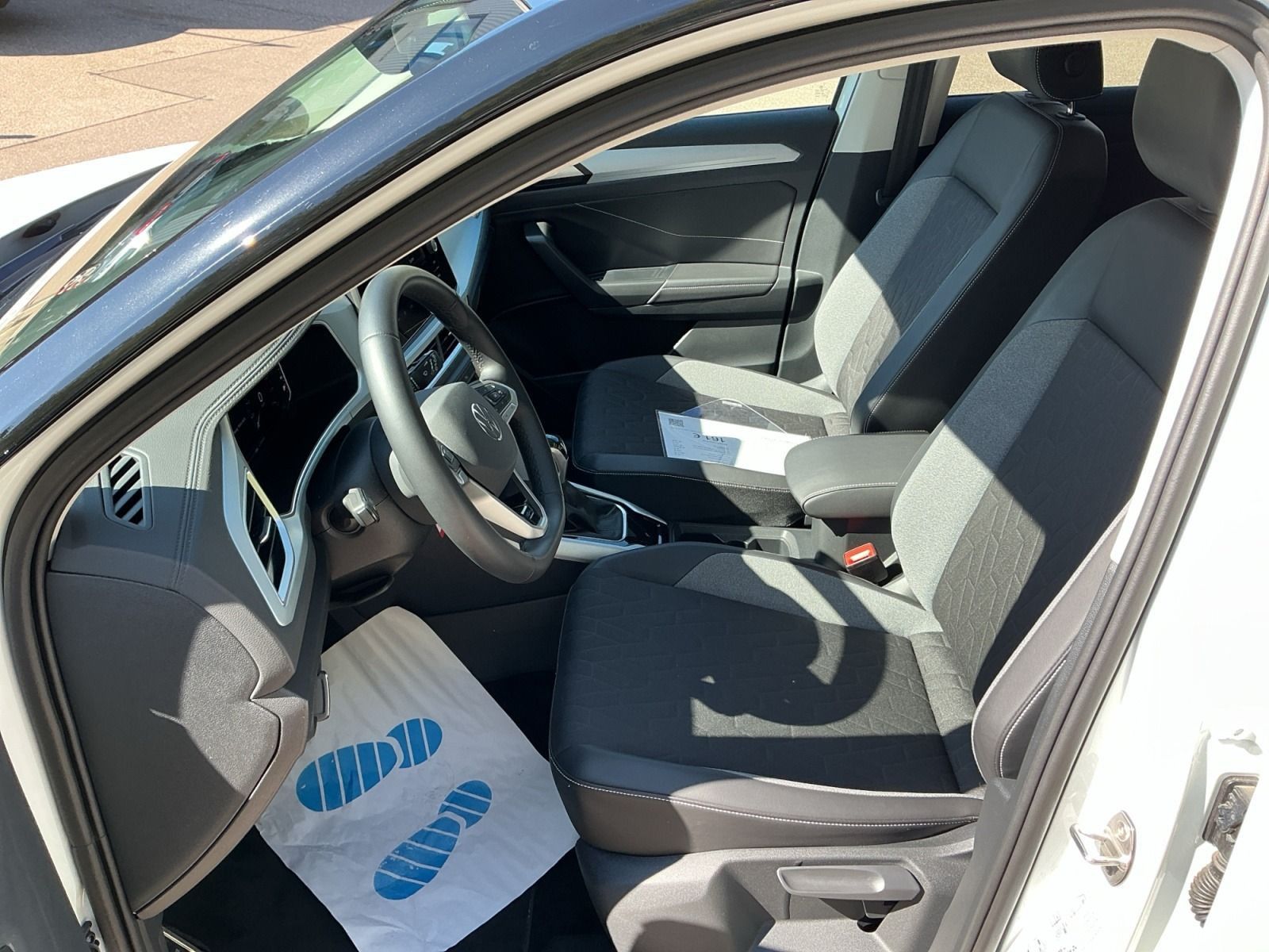 Volkswagen T-Roc 2025 г. Белый, пробег 27700 км