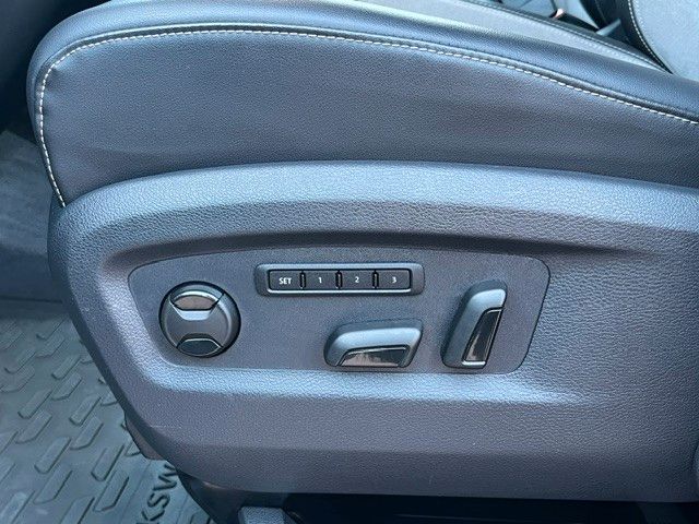 Volkswagen T6 MULTIVAN 2023 г. Серый, пробег 49987 км