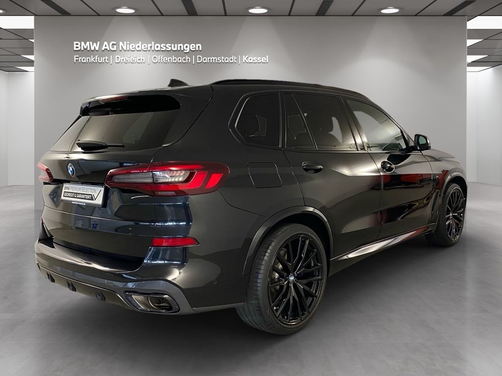 BMW X5 M50 2022 г. Чёрный, пробег 59404 км