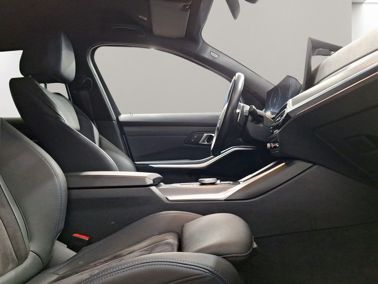 BMW 320 2023 г. Серый, пробег 37304 км
