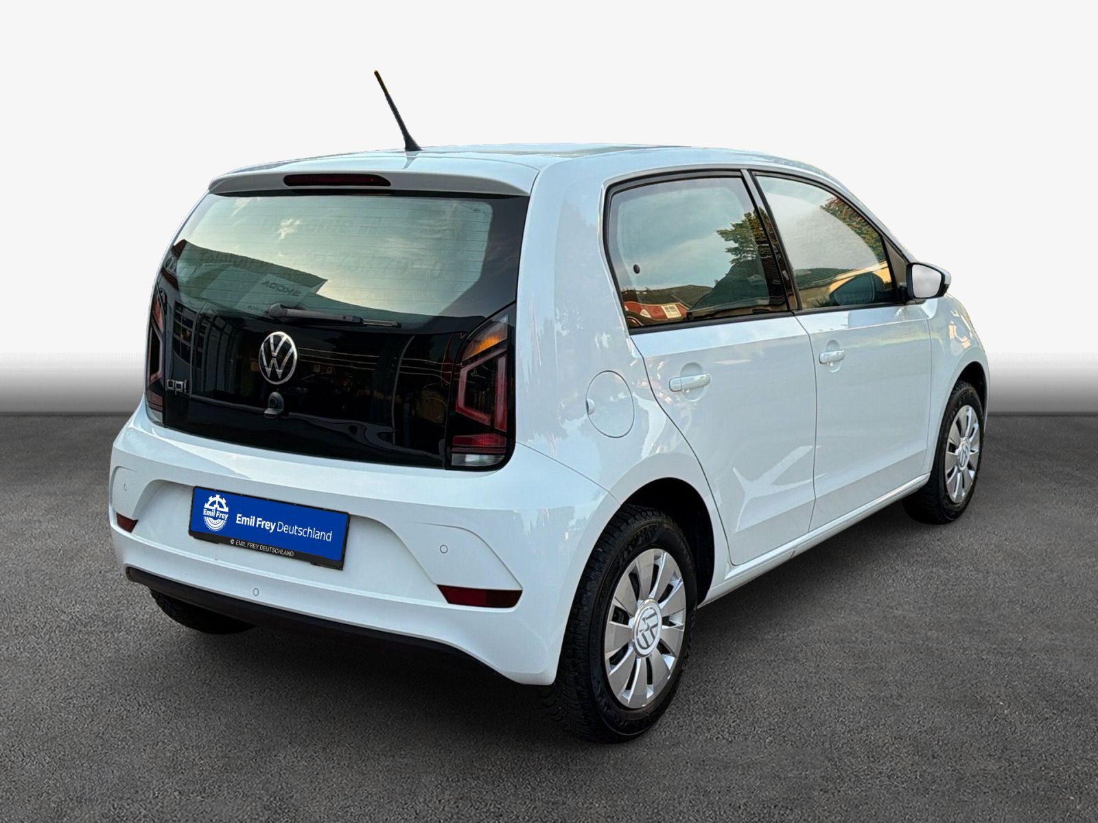 Volkswagen up! 2023 г. Белый, пробег 47580 км