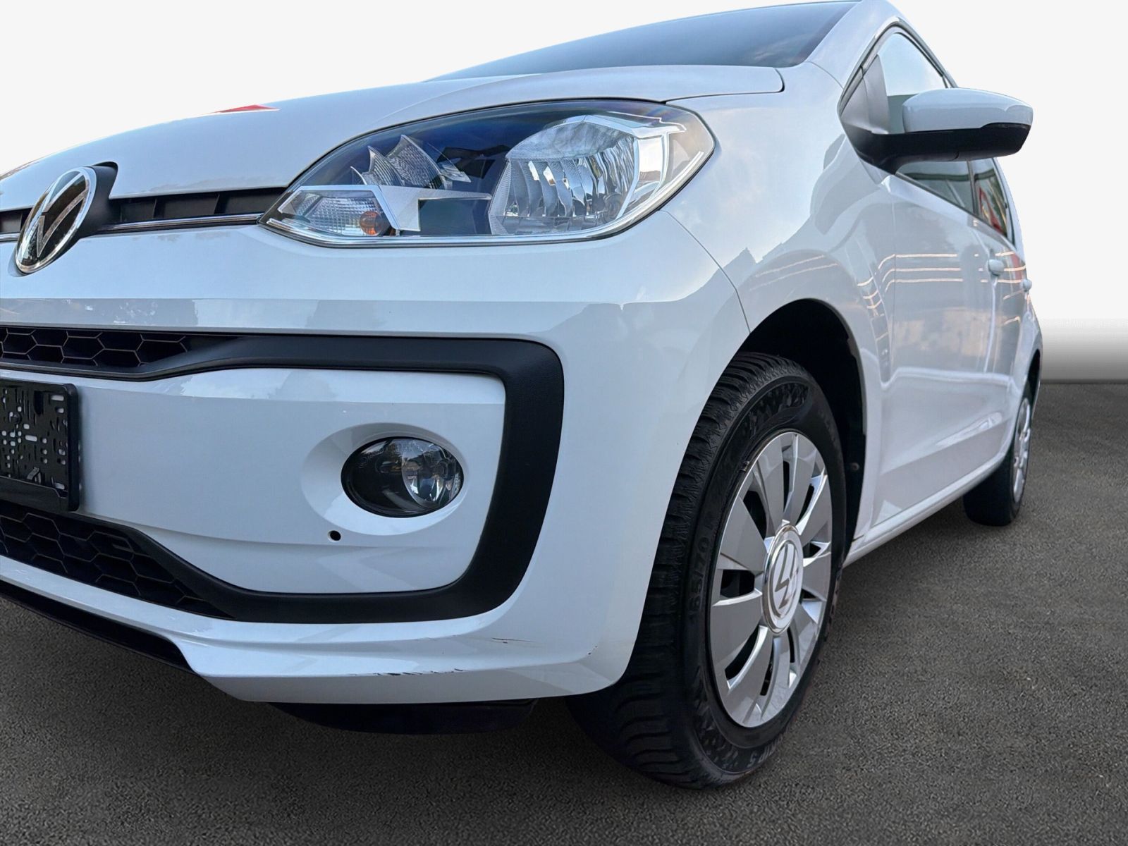 Volkswagen up! 2023 г. Белый, пробег 47580 км
