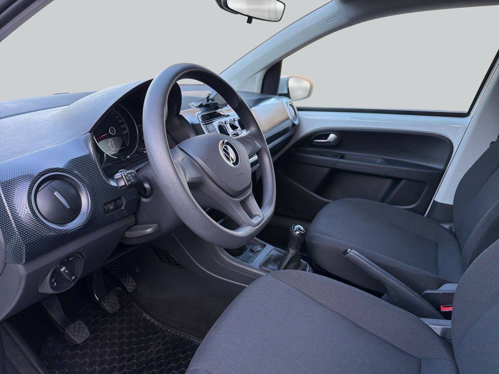 Volkswagen up! 2023 г. Белый, пробег 47580 км