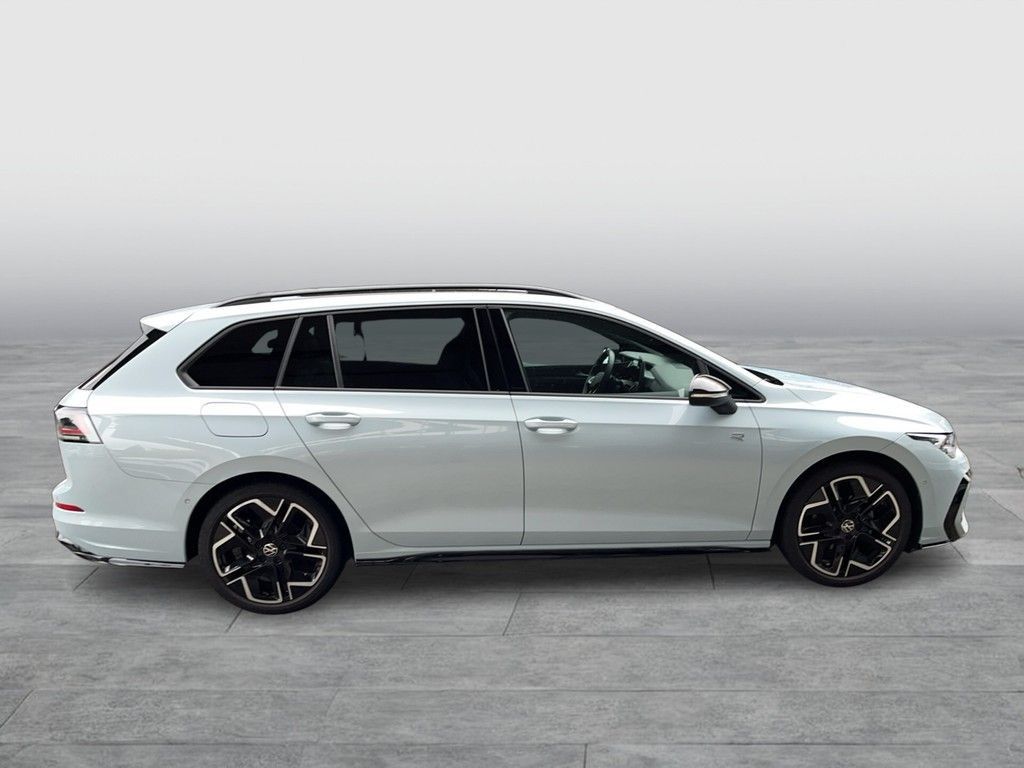 Volkswagen Golf 2025 г. Синий, пробег 25500 км