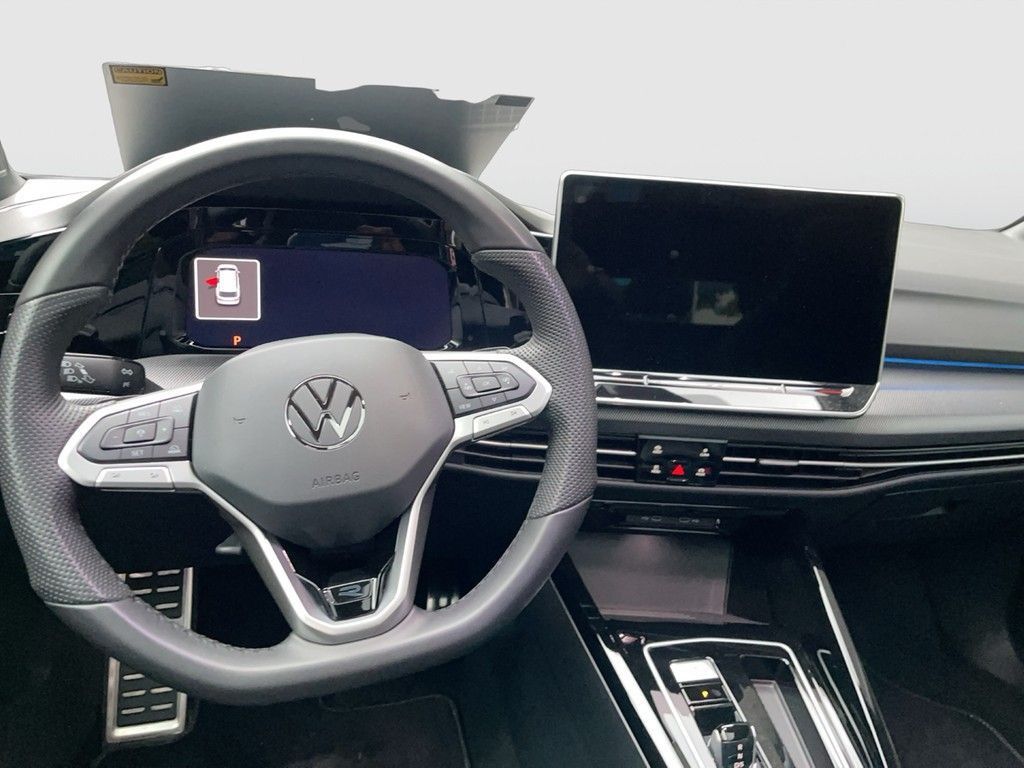 Volkswagen Golf 2025 г. Синий, пробег 25500 км