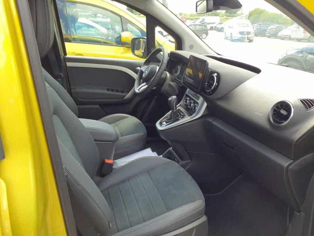 Mercedes-Benz T-CLASS 2025 г. Жёлтый, пробег 45089 км