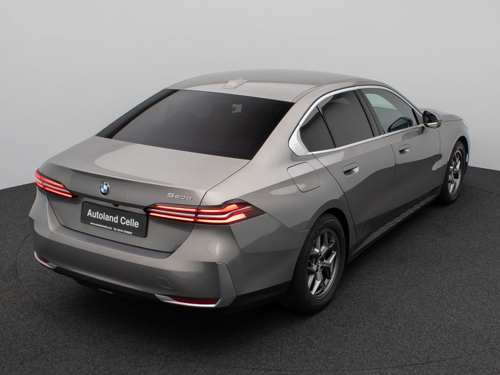 BMW 520 2024 г. Серый, пробег 28813 км