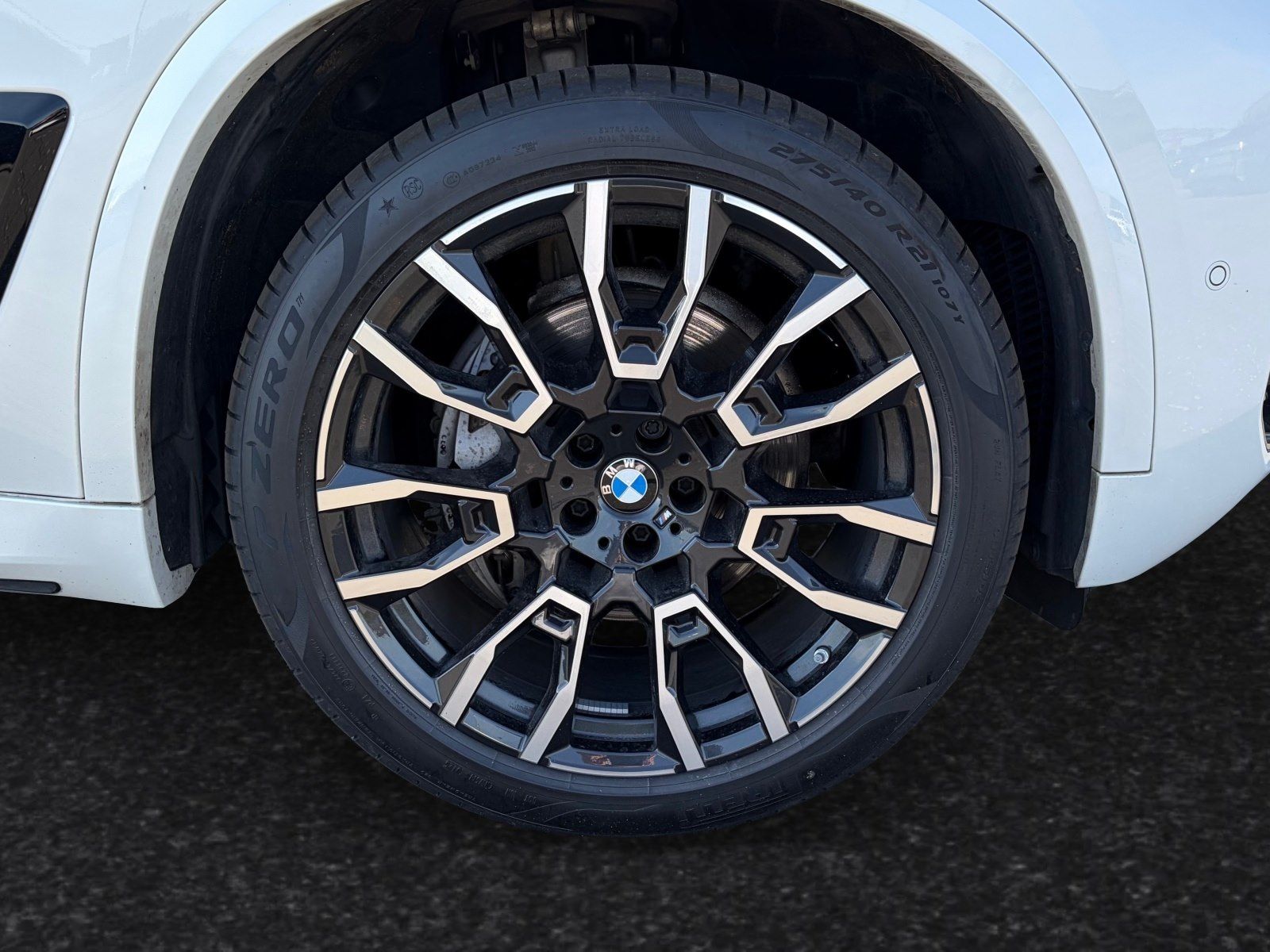 BMW X5 2025 г. Белый, пробег 24410 км