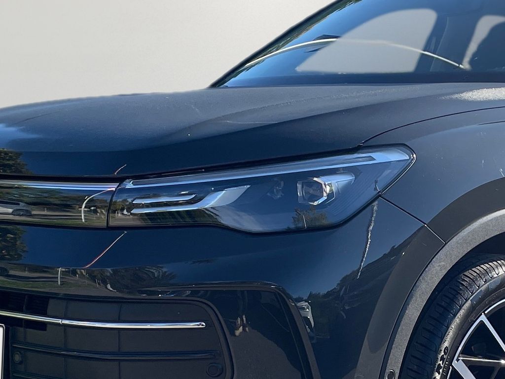 Volkswagen Tiguan 2024 г. Серый, пробег 11205 км