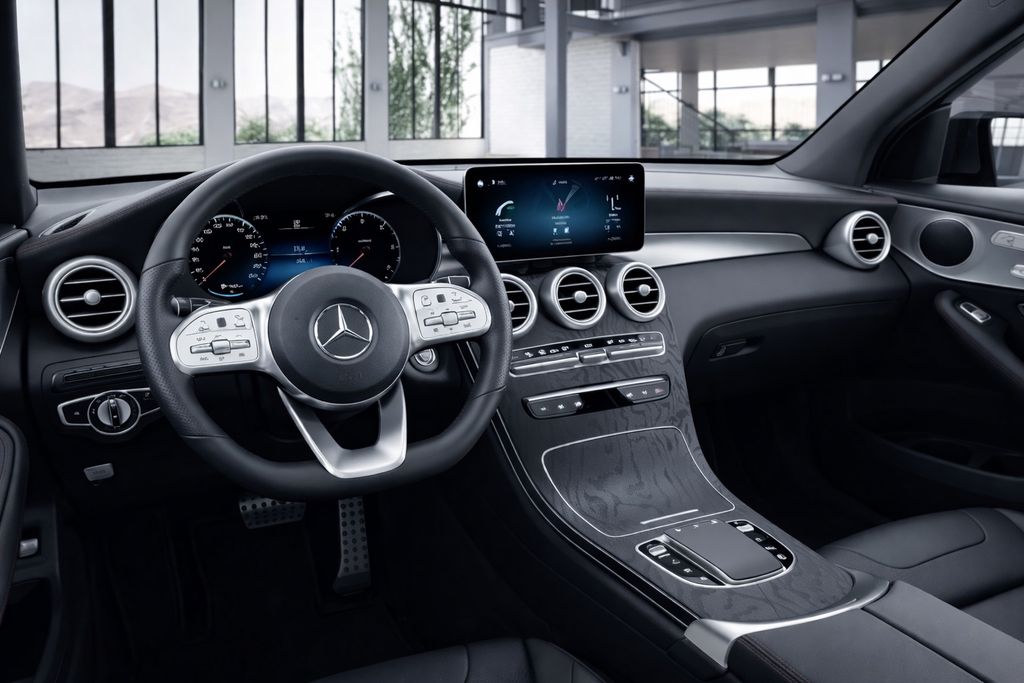 Mercedes-Benz GLC 400 2022 г. Серый, пробег 51500 км