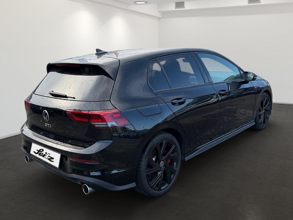 Volkswagen Golf 2024 г. Чёрный, пробег 28895 км