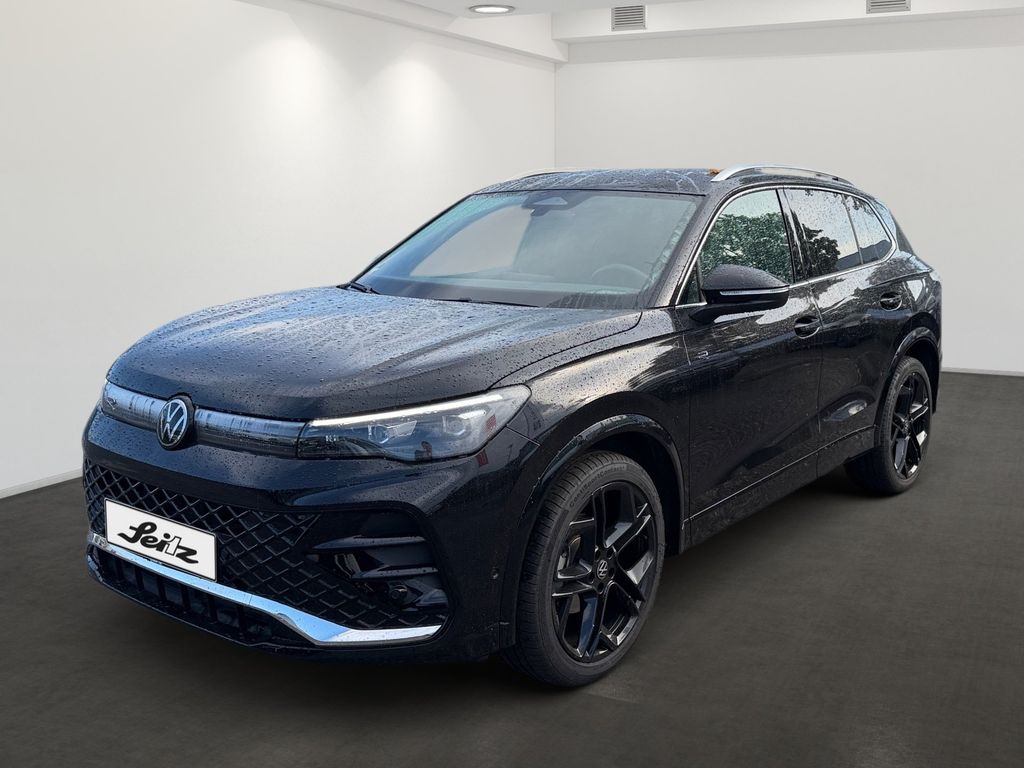 Volkswagen Tiguan 2024 г. Чёрный, пробег 19360 км