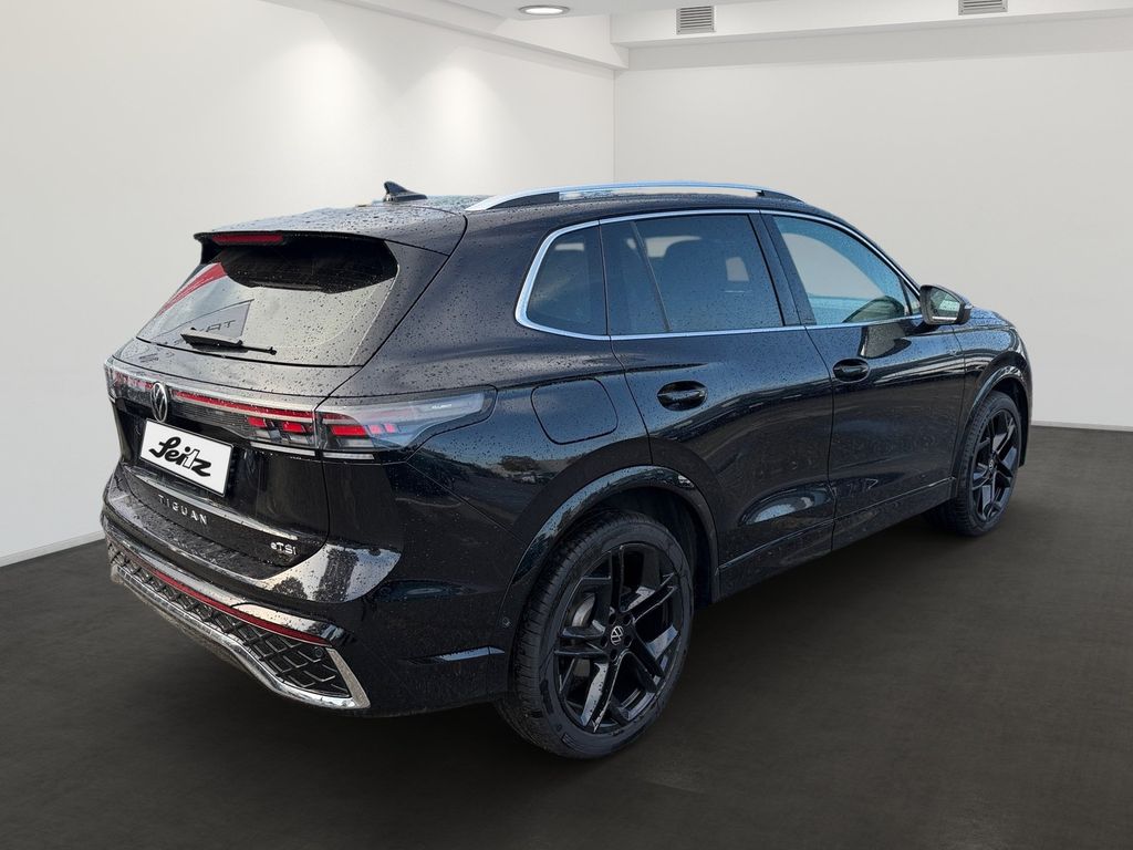 Volkswagen Tiguan 2024 г. Чёрный, пробег 19360 км