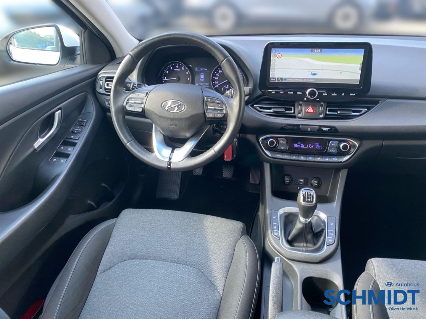 Hyundai i30 2022 г. Белый, пробег 52150 км