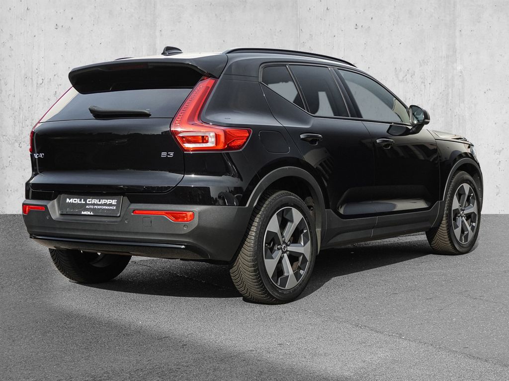 Volvo XC40 2023 г. Чёрный, пробег 22890 км
