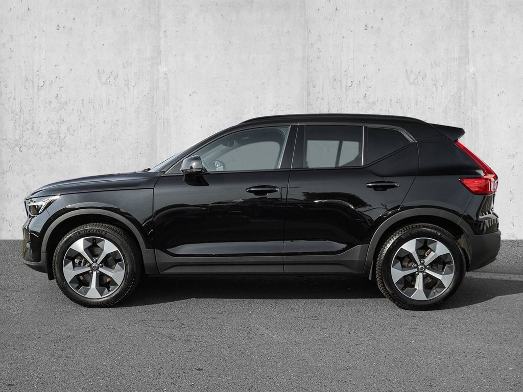 Volvo XC40 2023 г. Чёрный, пробег 22890 км