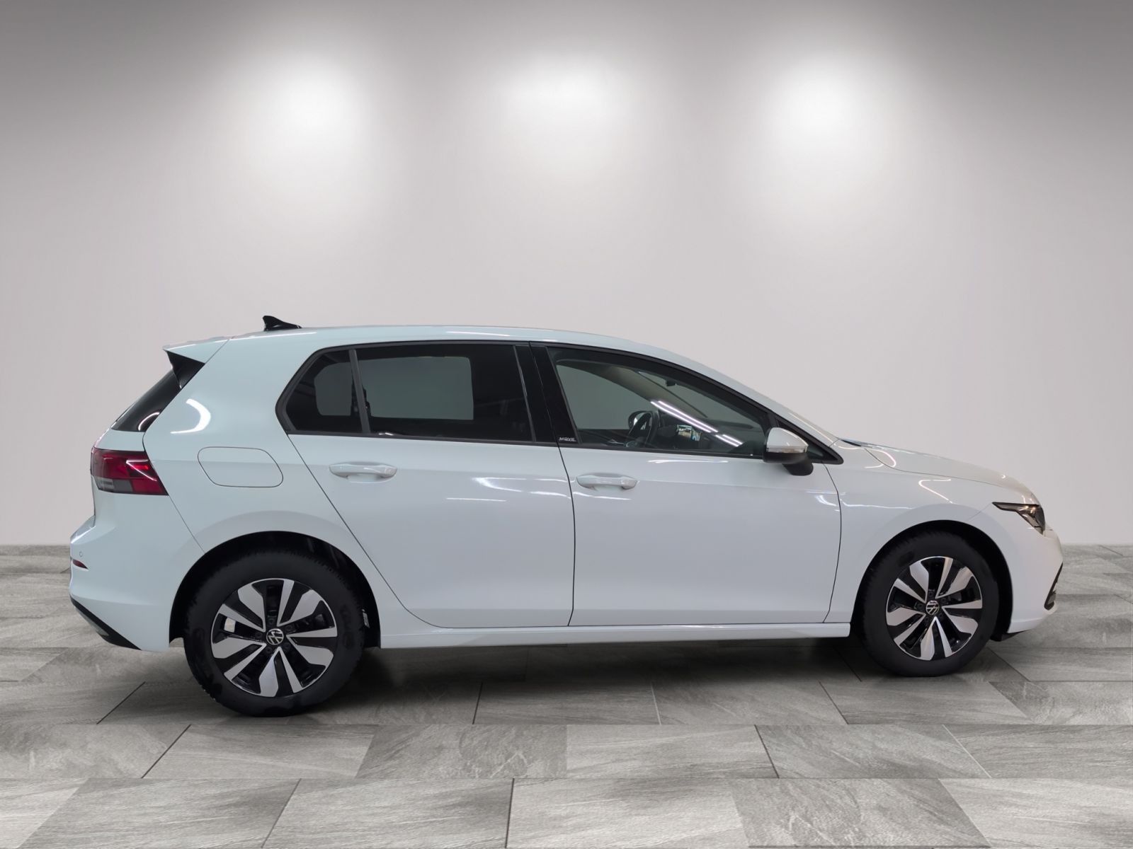 Volkswagen Golf 2024 г. Белый, пробег 23510 км