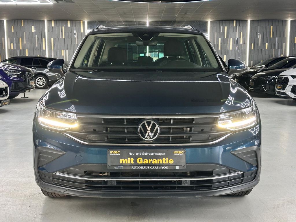 Volkswagen Tiguan 2022 г. Синий, пробег 40420 км