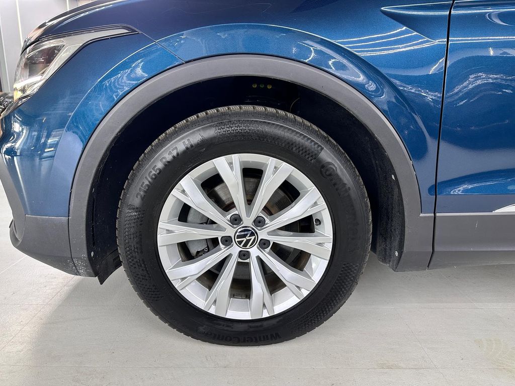 Volkswagen Tiguan 2022 г. Синий, пробег 40420 км