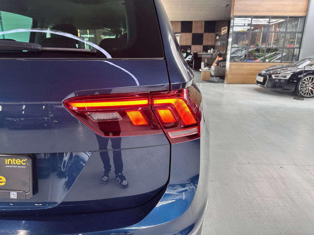 Volkswagen Tiguan 2022 г. Синий, пробег 40420 км