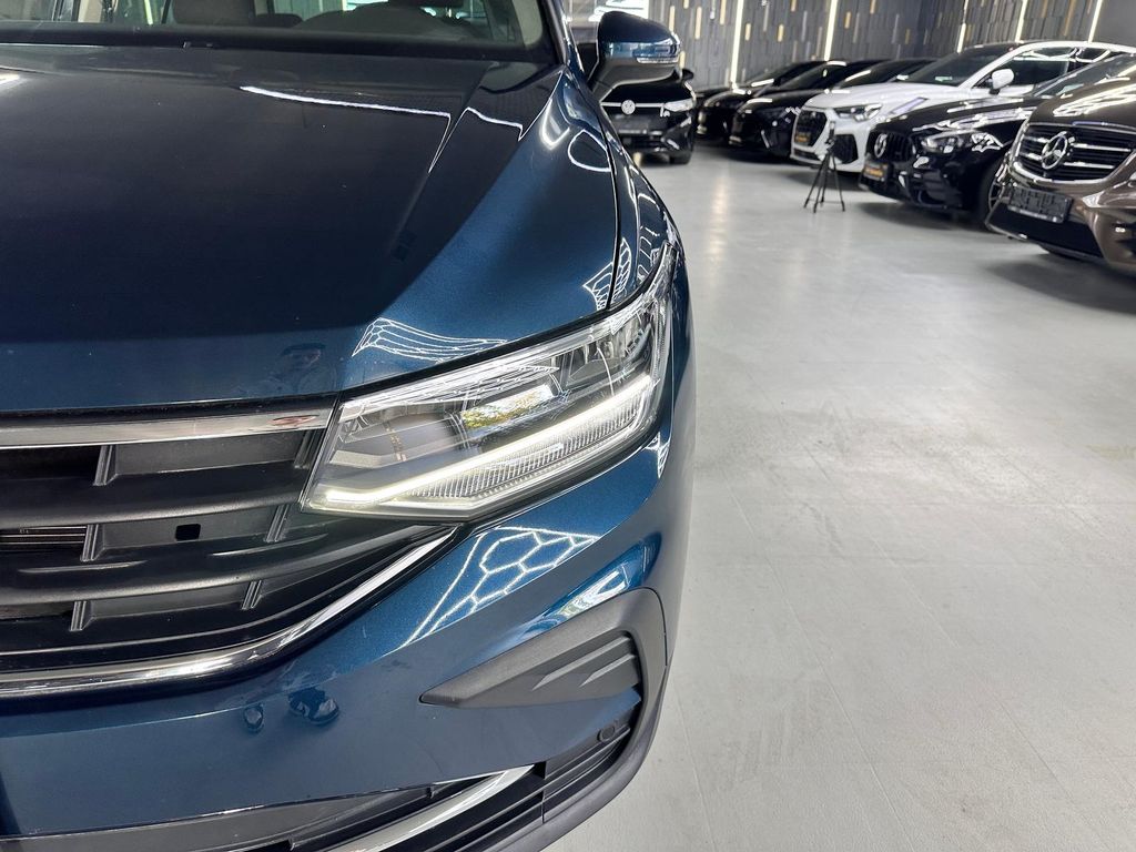 Volkswagen Tiguan 2022 г. Синий, пробег 40420 км