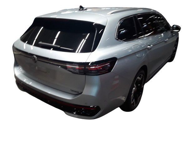 Volkswagen Passat 2025 г. Серебристый, пробег 28965 км