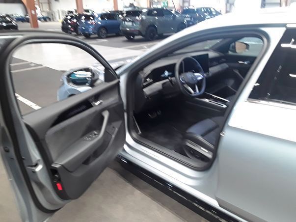 Volkswagen Passat 2025 г. Серебристый, пробег 28965 км
